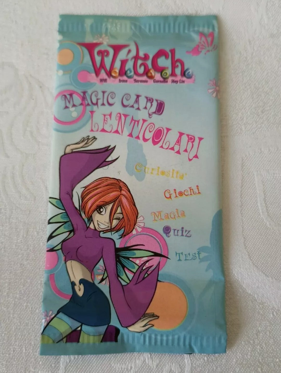 Sachet with three Lenticular Witch Magic Cards inside